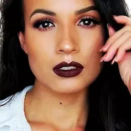 Adriana Luna net worth