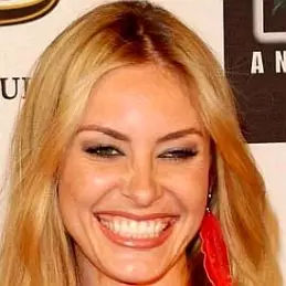 Bobbi Sue Luther net worth