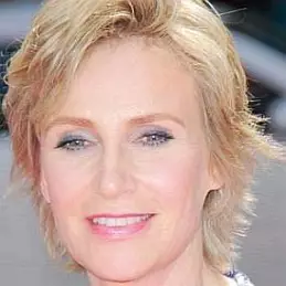 Jane Lynch net worth