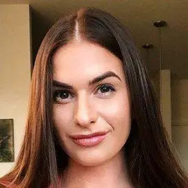 Veronnica Lynn net worth