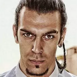 Tankurt Manas net worth