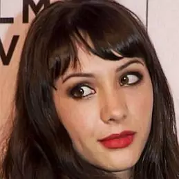 Hannah Marks net worth