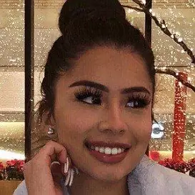 Daphne Marquez net worth