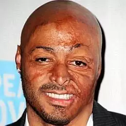 JR Martinez net worth