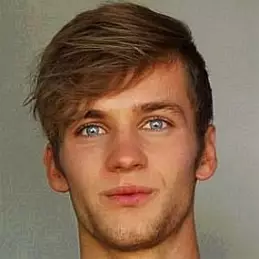 Simon Mathis net worth