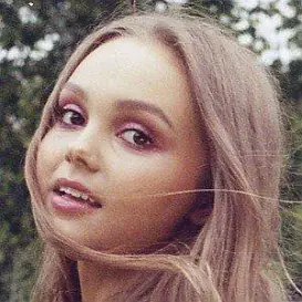 Savannah May net worth