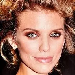 AnnaLynne McCord net worth