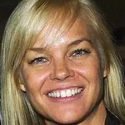 Julie McCullough net worth