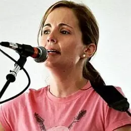Lori McKenna net worth