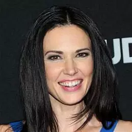 Laura Mennell net worth