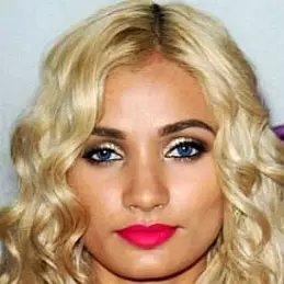 Pia Mia net worth