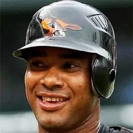 Melvin Mora net worth