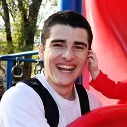 Oscar Morales net worth