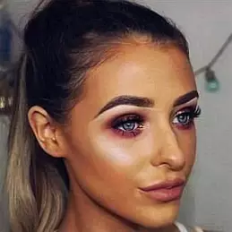 Chloe Morton net worth