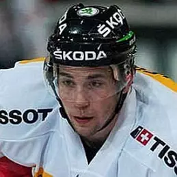 Simon Moser net worth