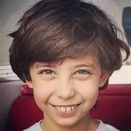 Anas Moshaya net worth