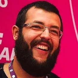 Caue Moura net worth