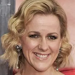 Jojo Moyes net worth