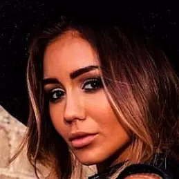 Pia Muehlenbeck net worth