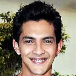 Aditya Narayan net worth