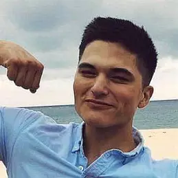 Armando Nava net worth