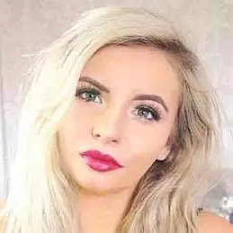 Claudia Naya net worth