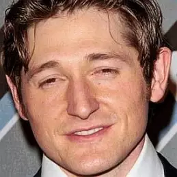 Lucas Neff net worth