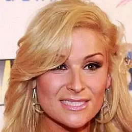 Natalie Neidhart net worth