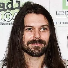Simon Neil net worth