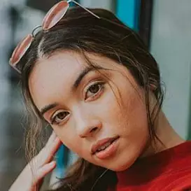 Emily Nelson net worth