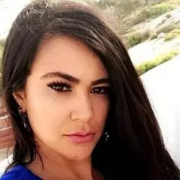 Tati Neves net worth