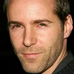 Alessandro Nivola net worth