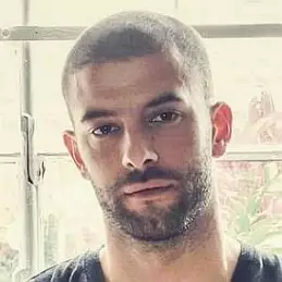 Darcy Oake net worth