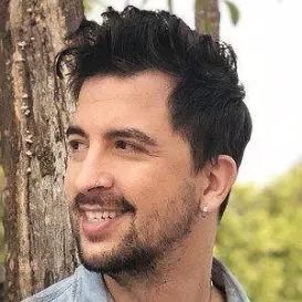 Javi Oliveira net worth