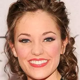 Laura Osnes net worth