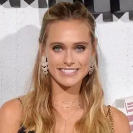 Ellie Ottaway net worth