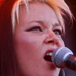 Amanda Overmyer net worth