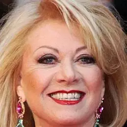 Elaine Paige net worth