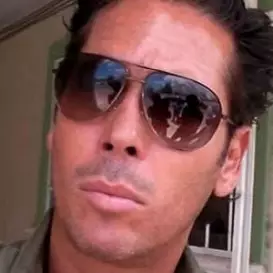 Roberto Palazuelos net worth