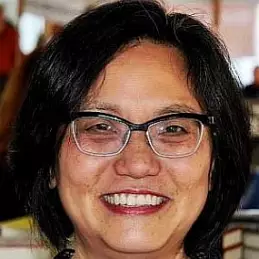 Linda Sue Park net worth