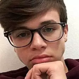 Gage Parris net worth