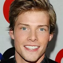 Hunter Parrish net worth