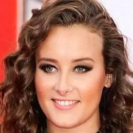 April Pearson net worth