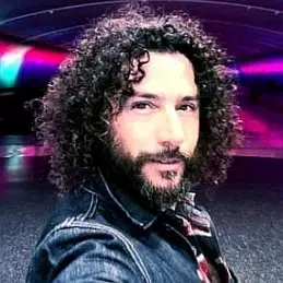 Meeno Peluce net worth