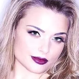 Jade Peters net worth