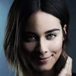 Esmeralda Pimentel net worth