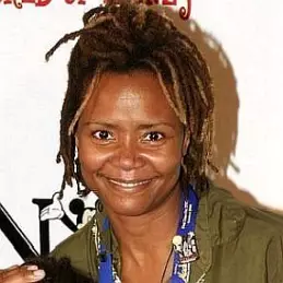 Tonya Pinkins net worth