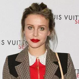 Billie JD Porter net worth