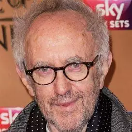 Jonathan Pryce net worth