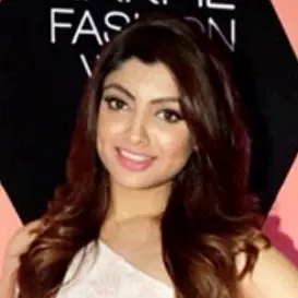 Akanksha Puri net worth